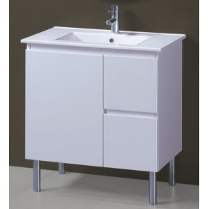 http://saveonbathroom.com.au/5344-thickbox/modena-600-soild-door-md600w.jpg
