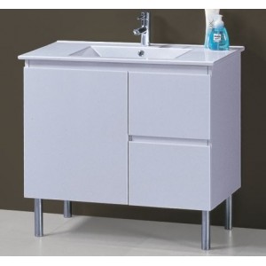 http://saveonbathroom.com.au/5350-thickbox/modena-600-soild-door-md600w.jpg